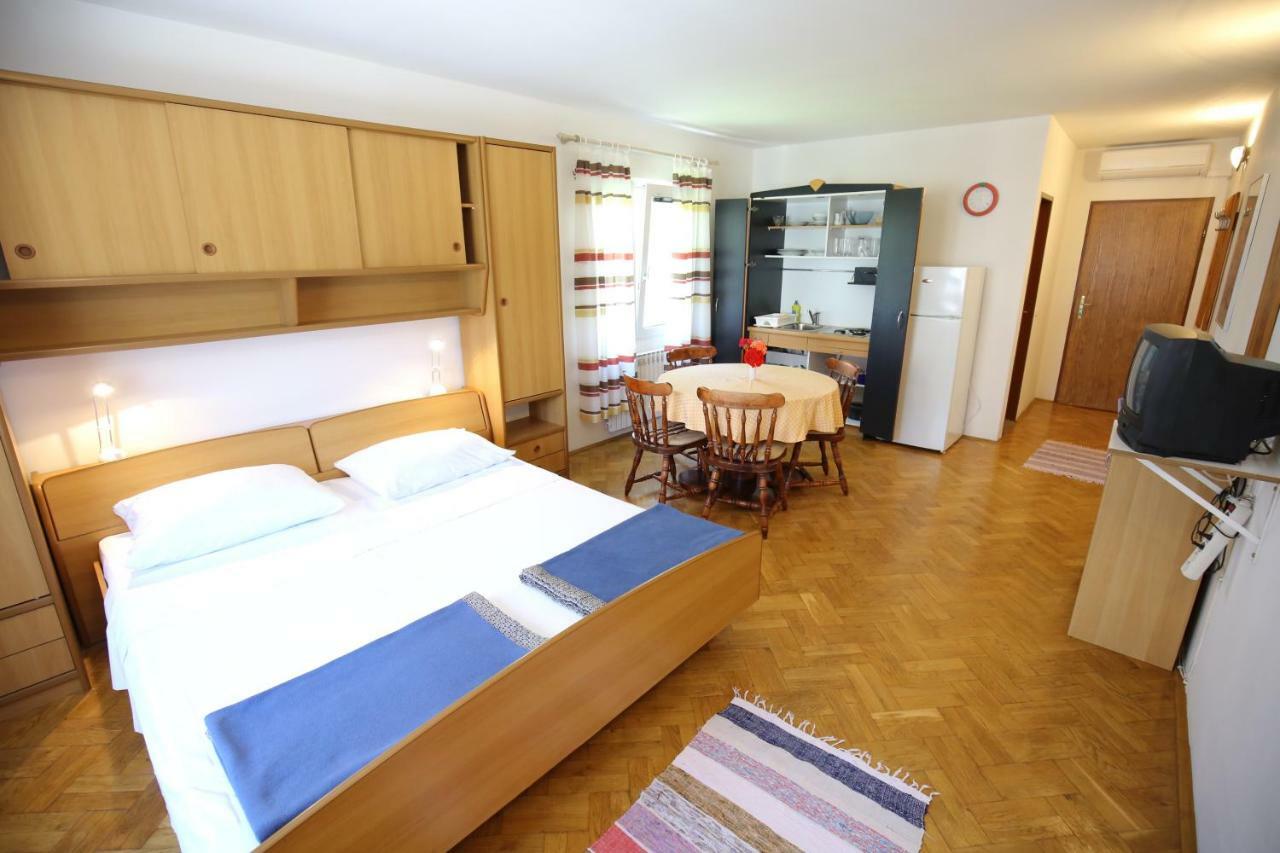 Apartments Paleka Petrčane Extérieur photo