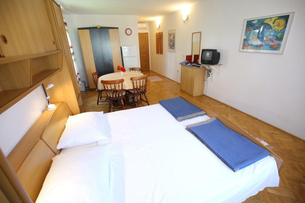 Apartments Paleka Petrčane Extérieur photo